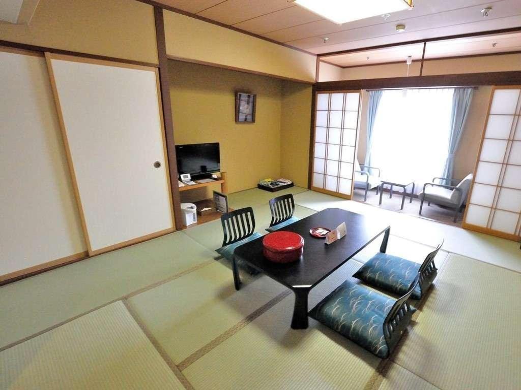 Tateyama Kokusai Hotel Toyama Exterior photo
