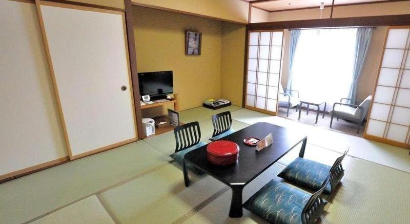 Tateyama Kokusai Hotel Toyama Exterior photo